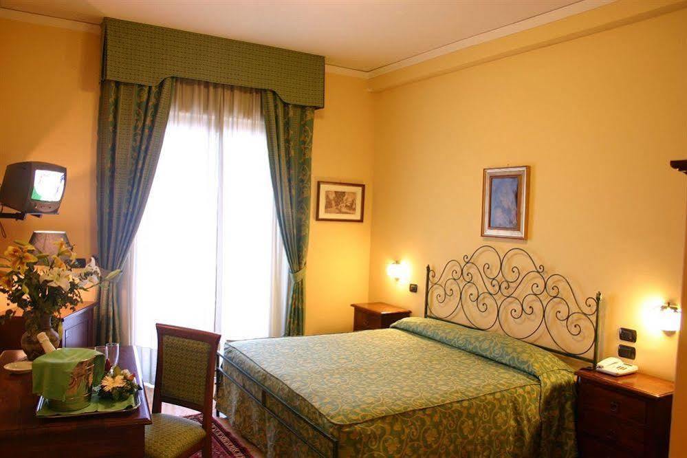 Hotel Primavera Dell'Etna 제프라나에트니아 외부 사진