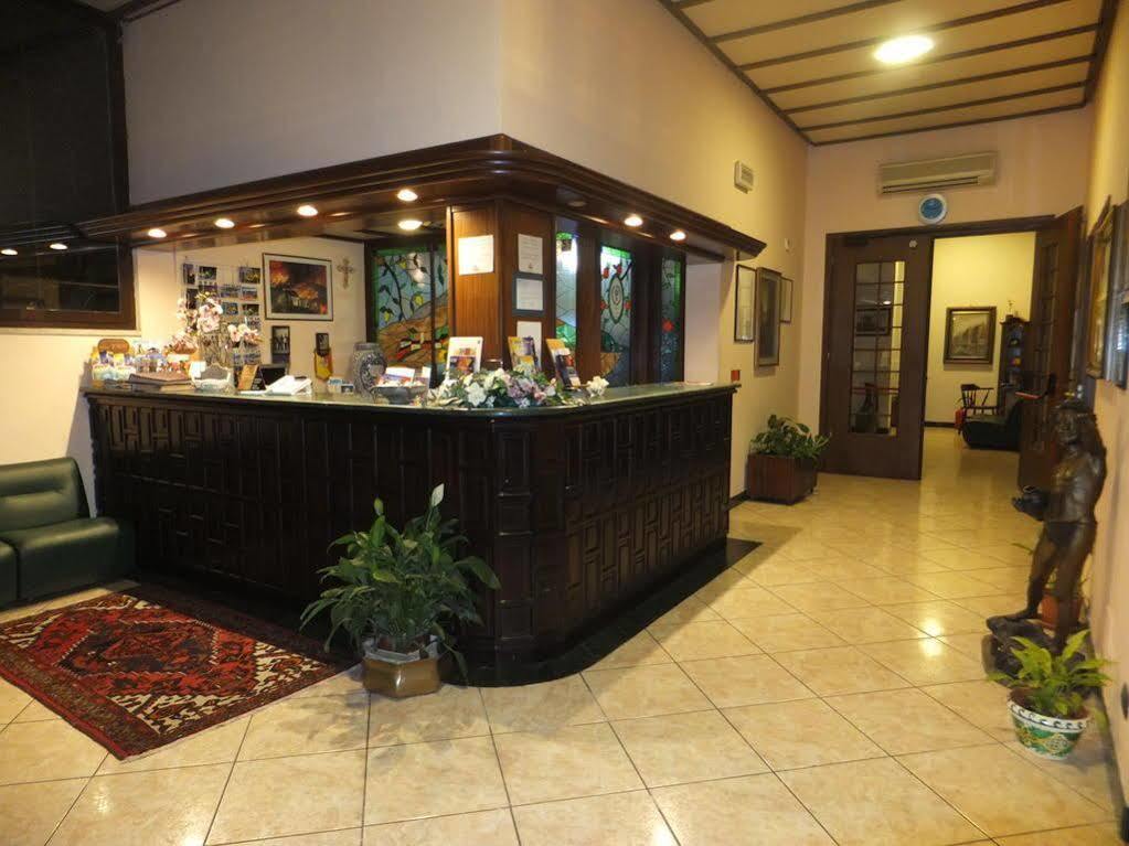 Hotel Primavera Dell'Etna 제프라나에트니아 외부 사진